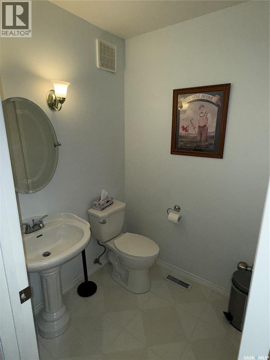 708 Adamson Crescent Property Photo 25