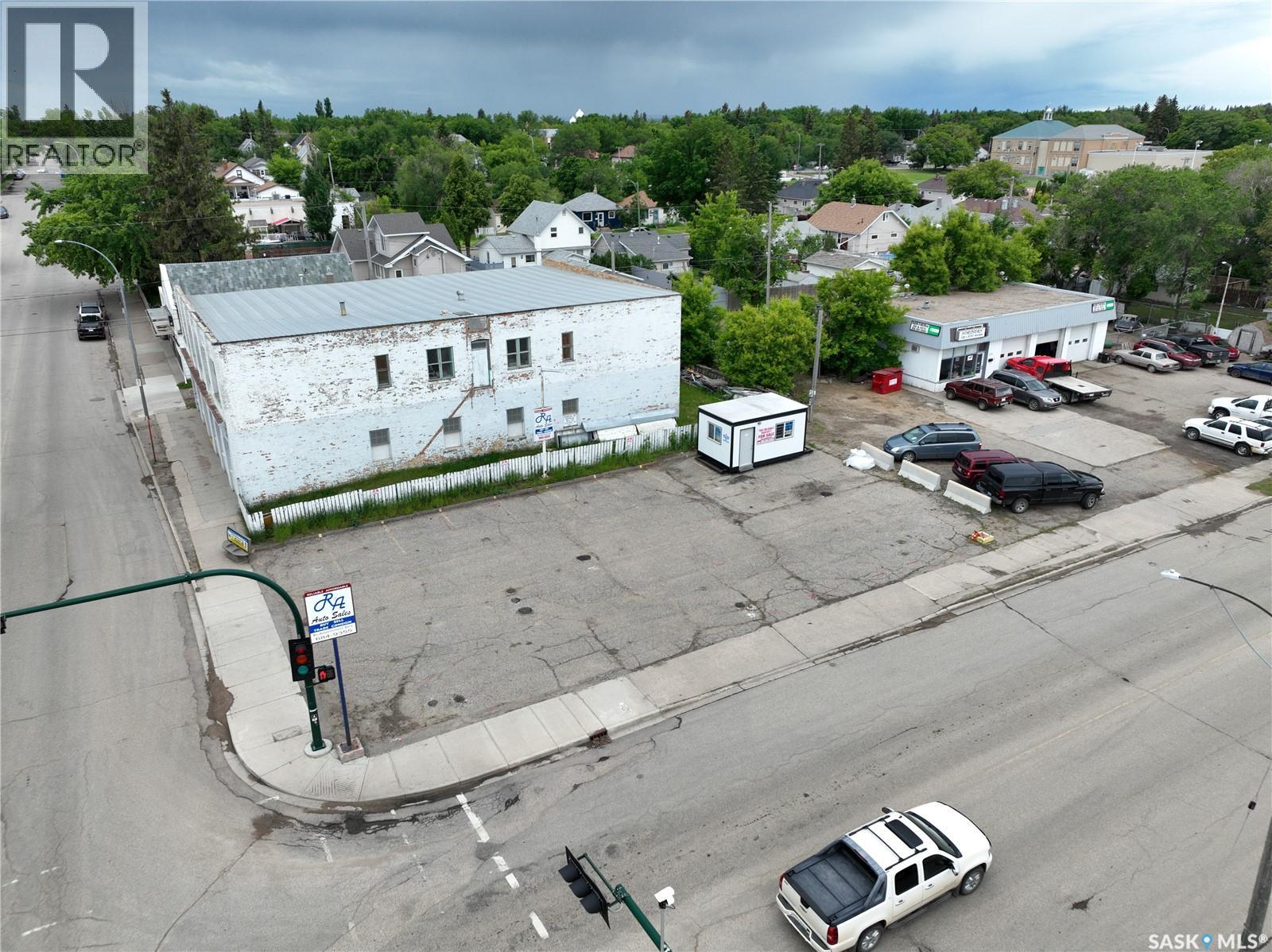 401 Lillooet Street W Property Photo 2