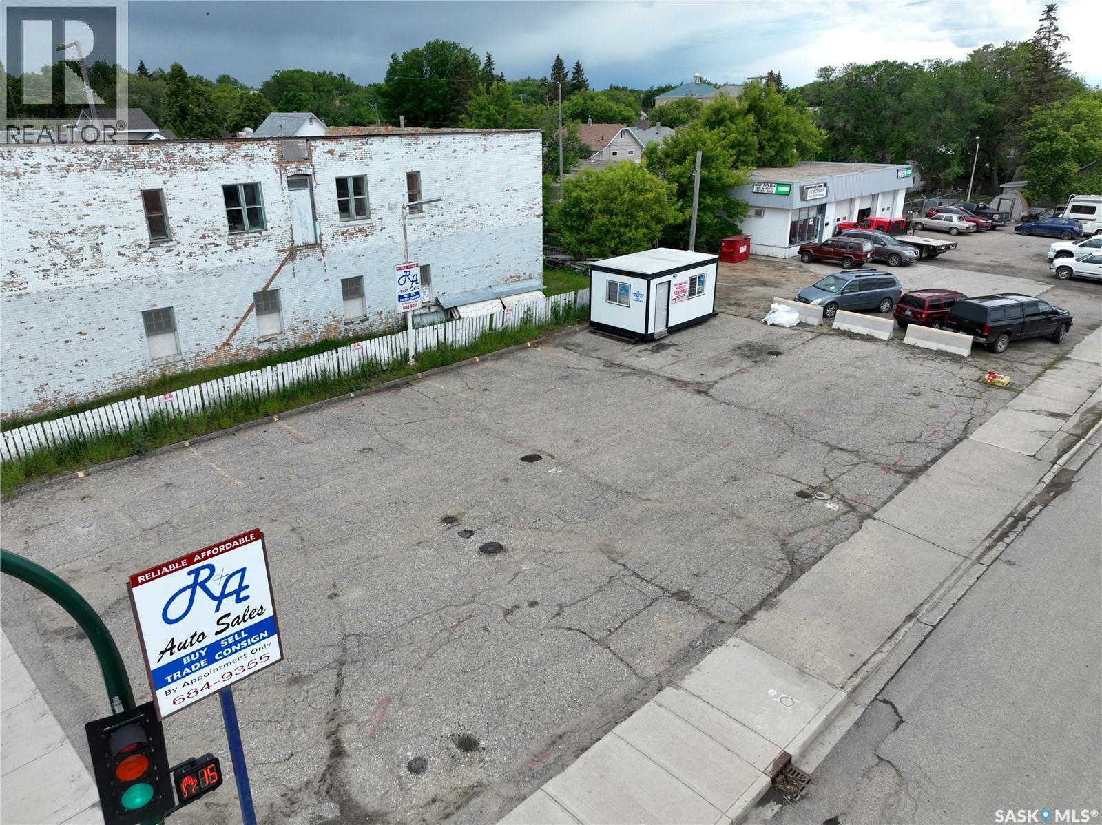 401 Lillooet Street W Property Photo 4