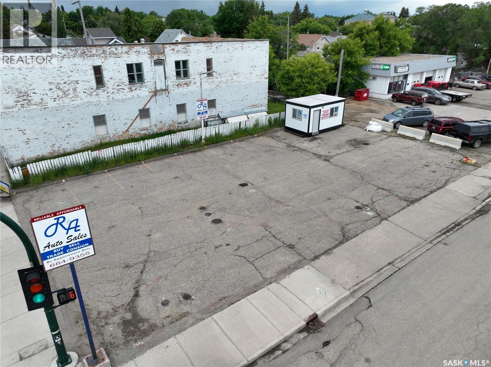 401 Lillooet Street W Property Photo 5