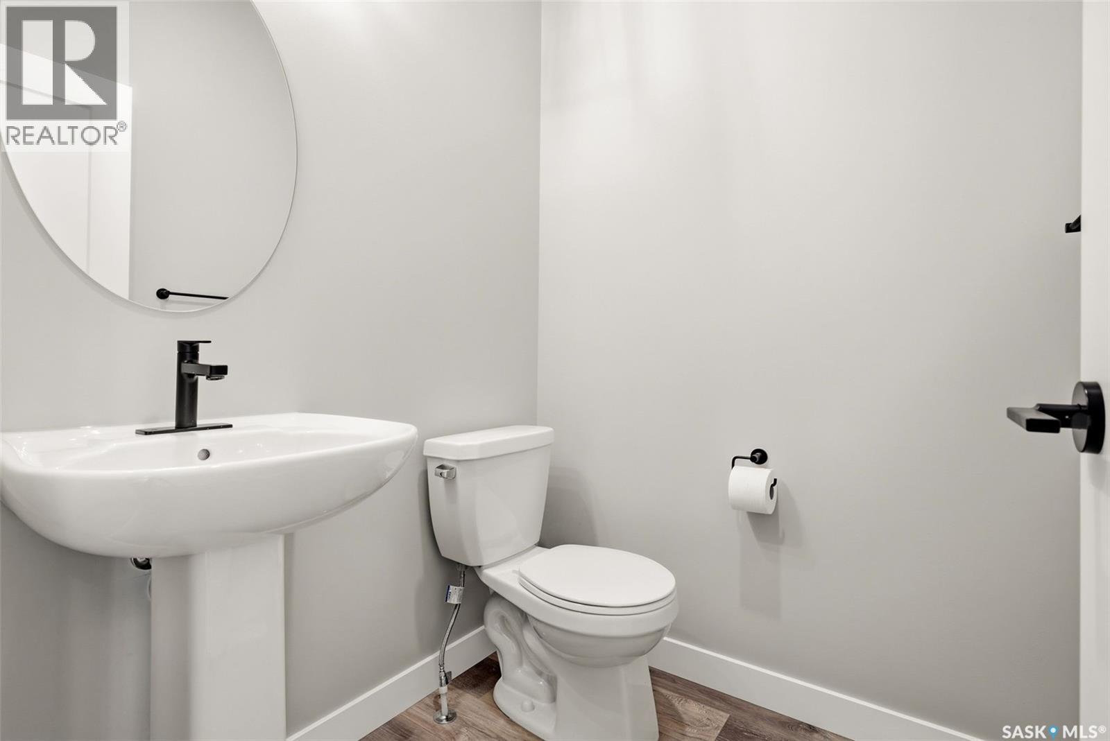 4537 Arens Road E Property Photo 17