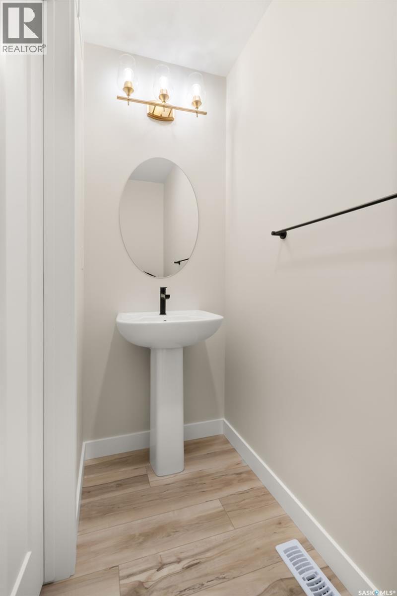 4804 Ferndale Crescent Property Photo 13