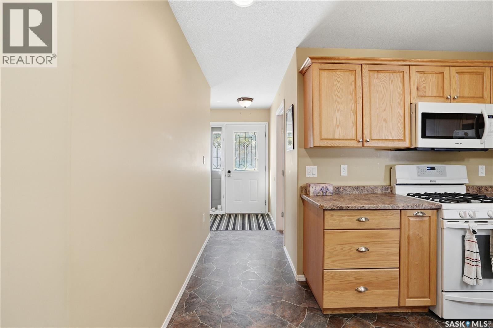 205 Bay Drive W Property Photo 2