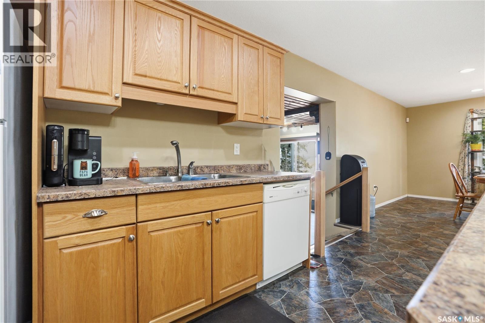 205 Bay Drive W Property Photo 7