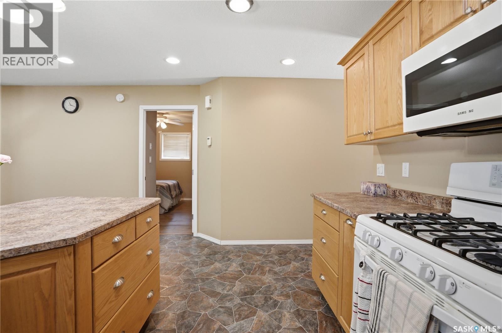 205 Bay Drive W Property Photo 9