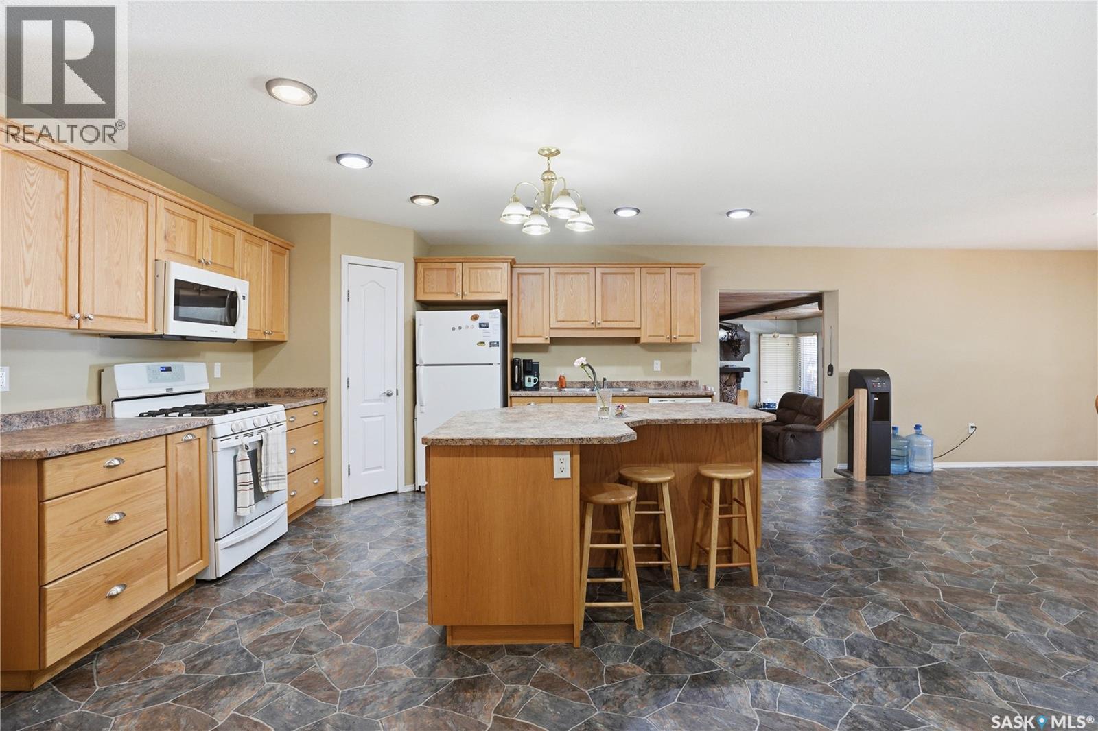 205 Bay Drive W Property Photo 10