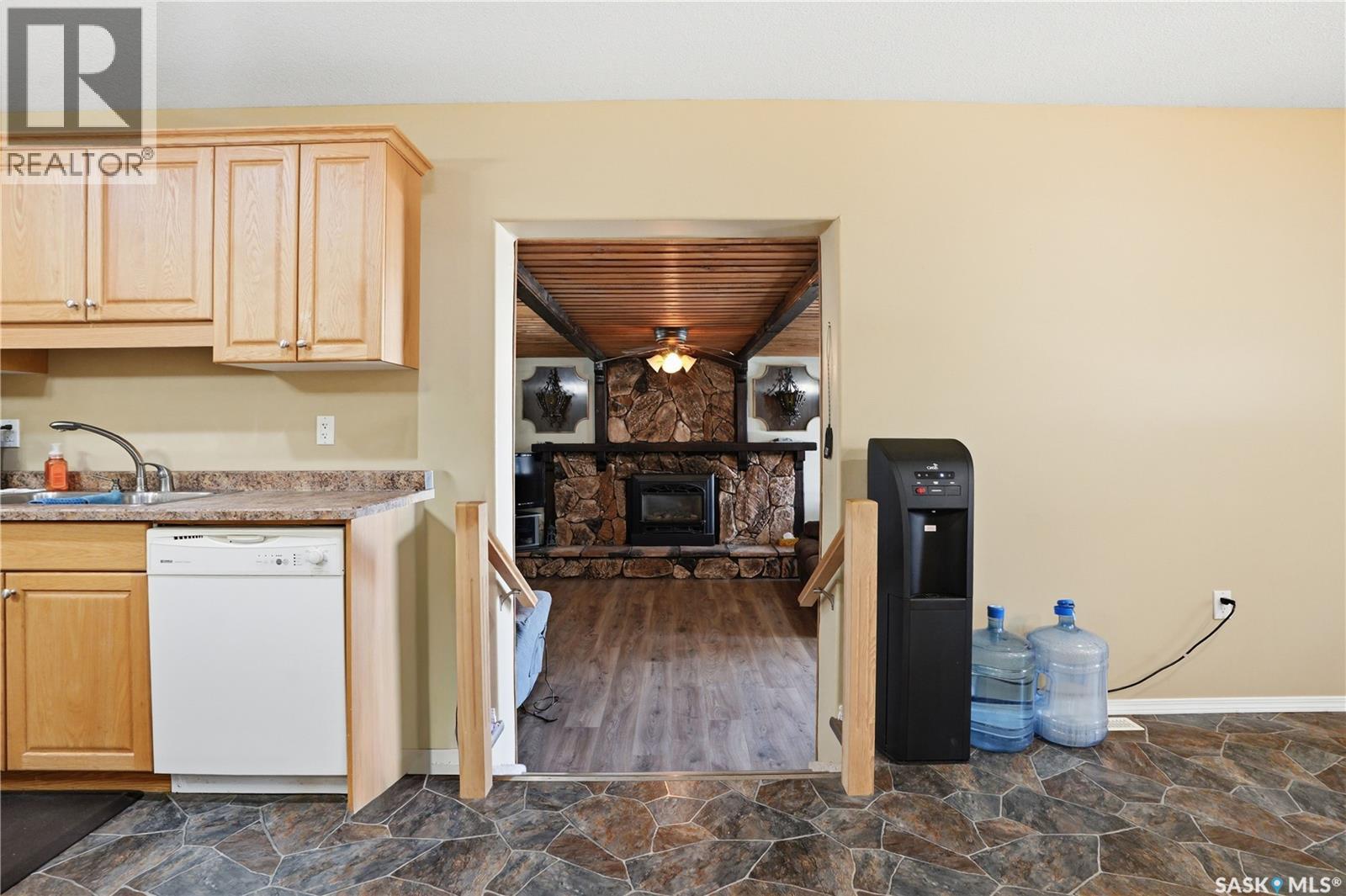 205 Bay Drive W Property Photo 15