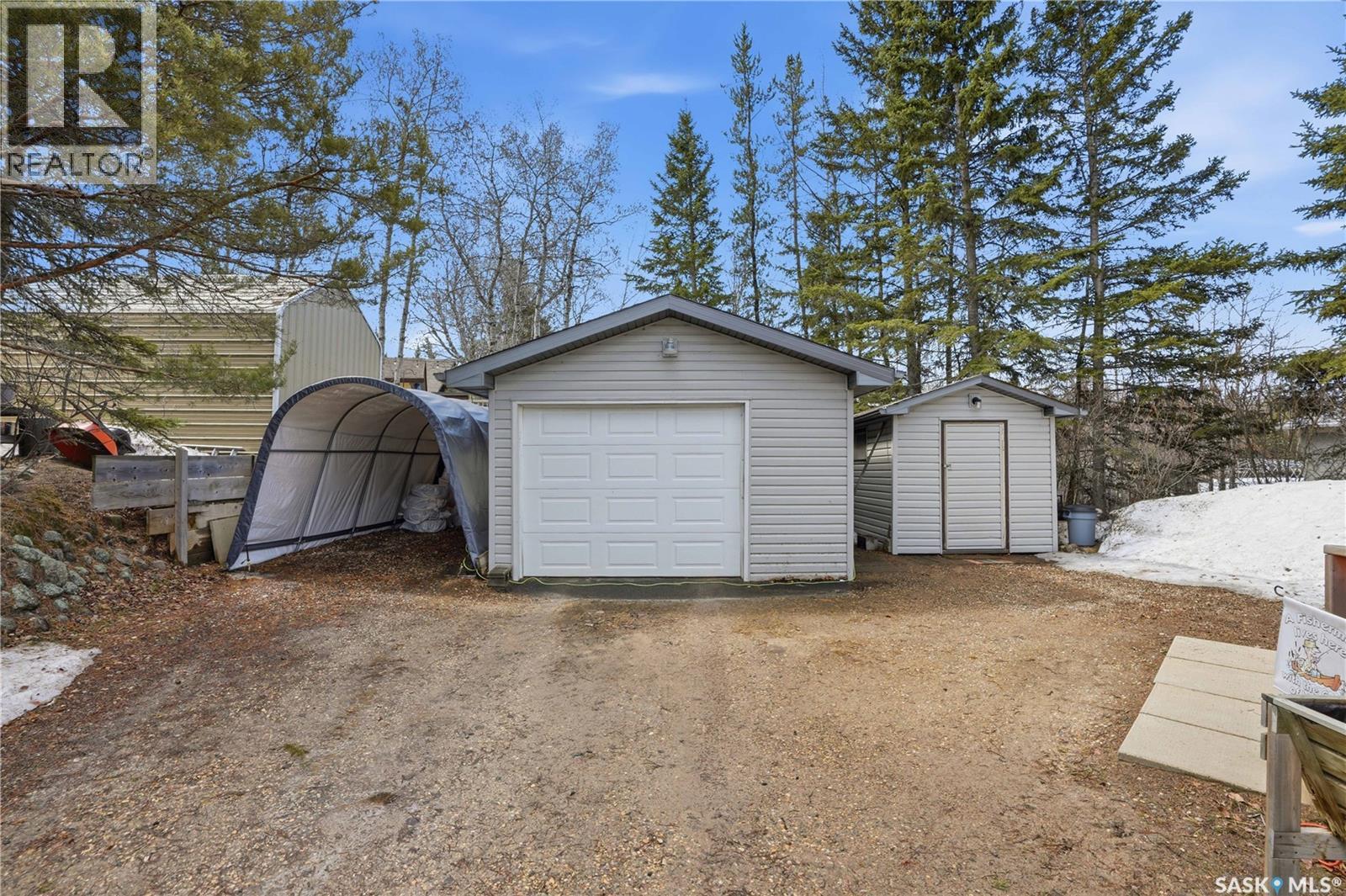 205 Bay Drive W Property Photo 46