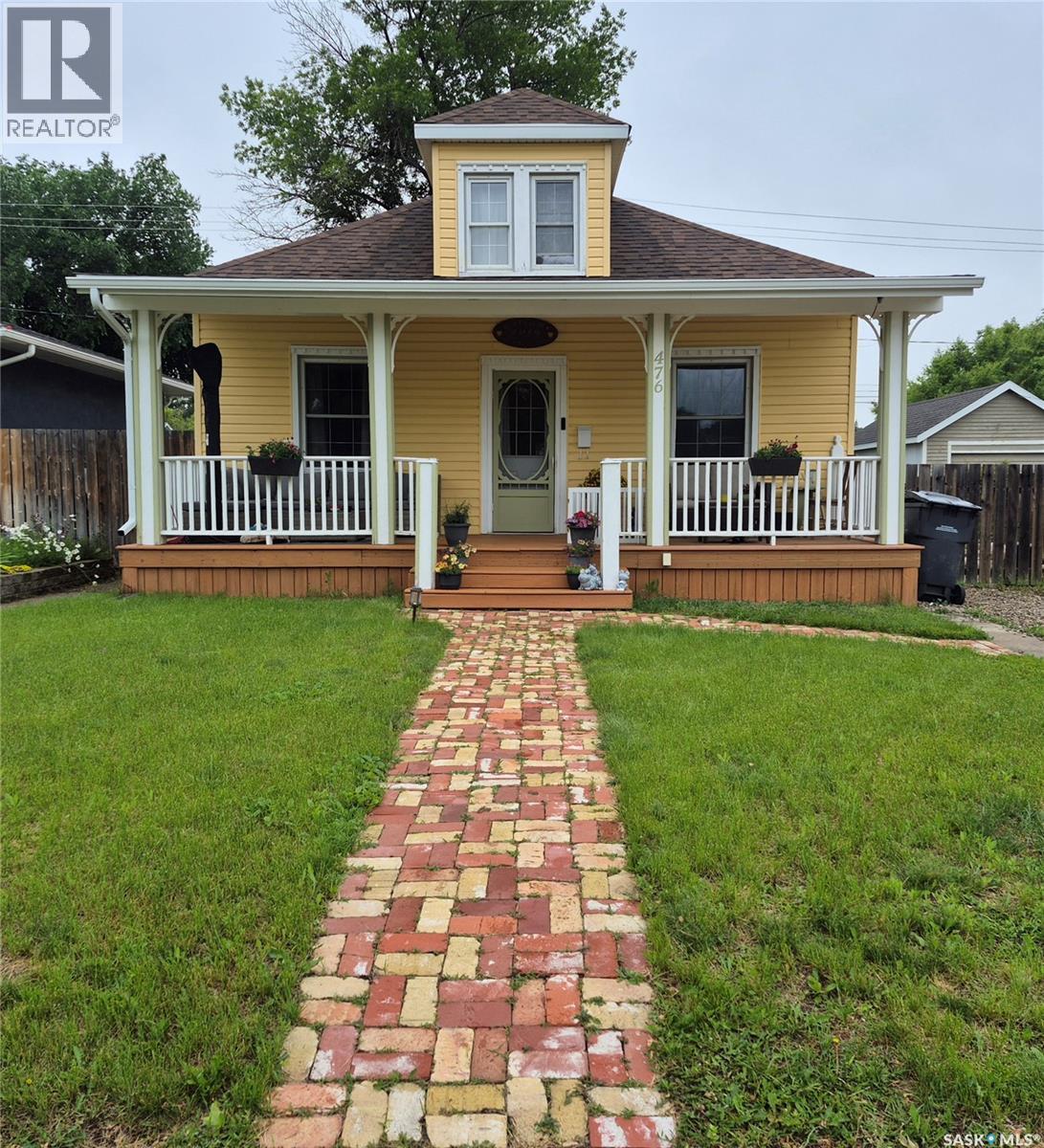 476 9th Avenue Ne Property Photo 1