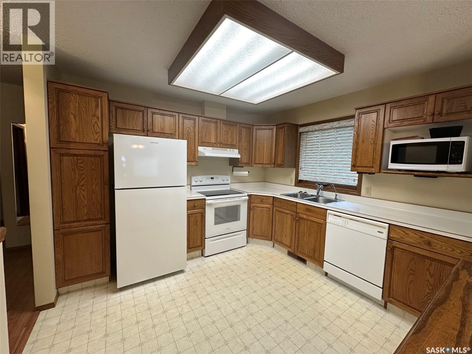 303 1214 3rd Street Property Photo 2