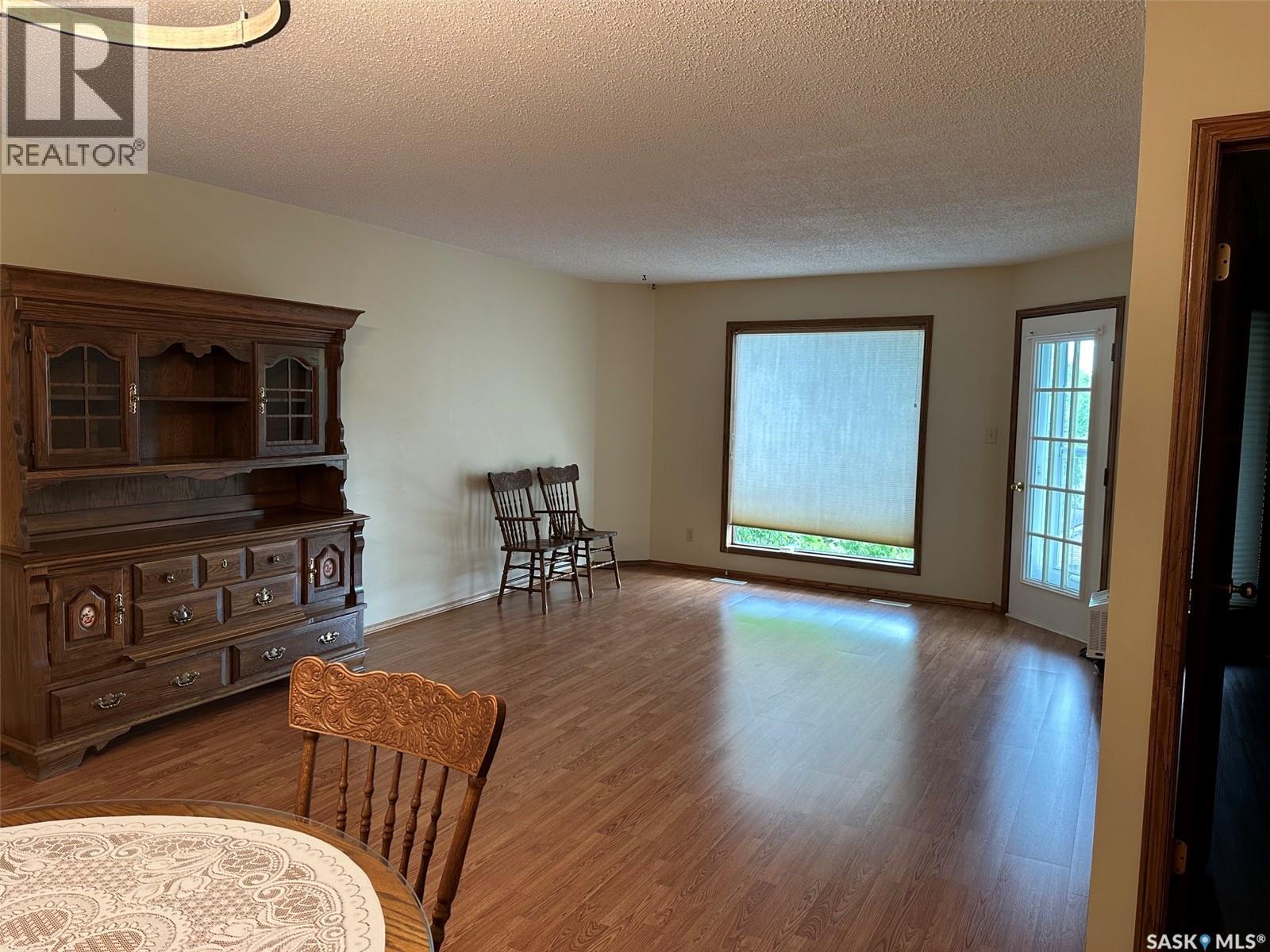 303 1214 3rd Street Property Photo 6