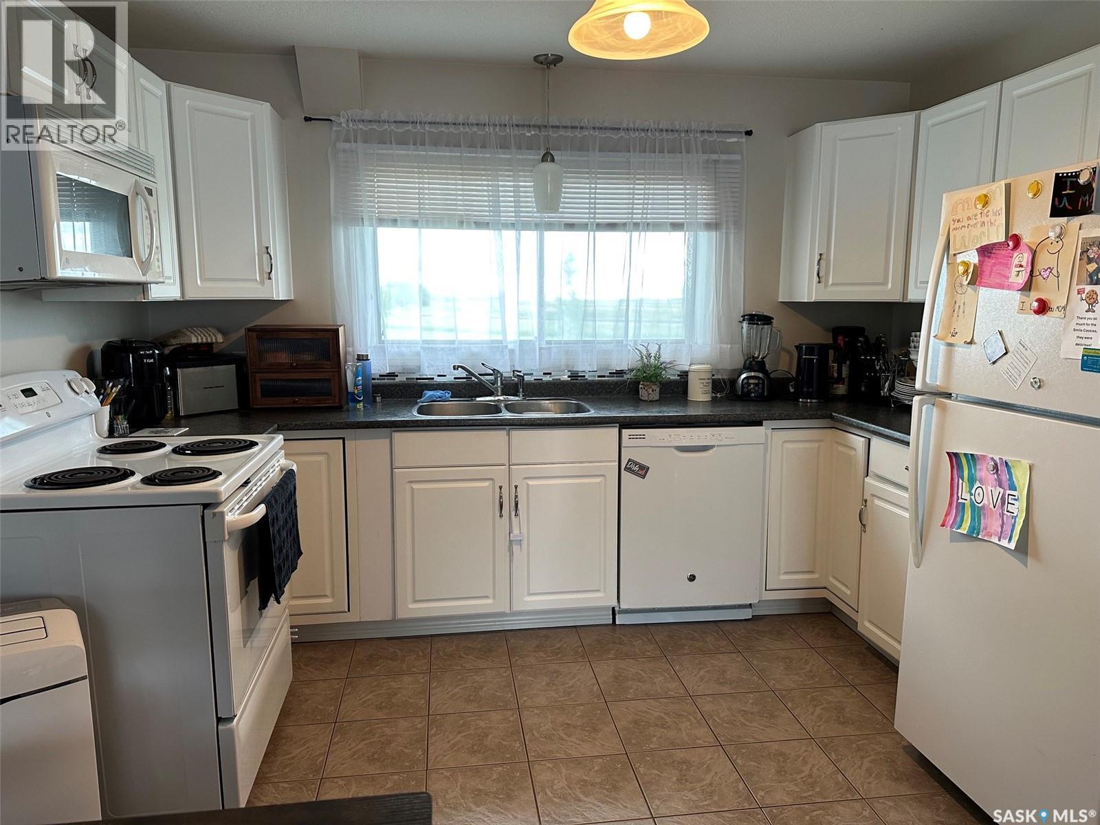 344 Young Street Property Photo 2