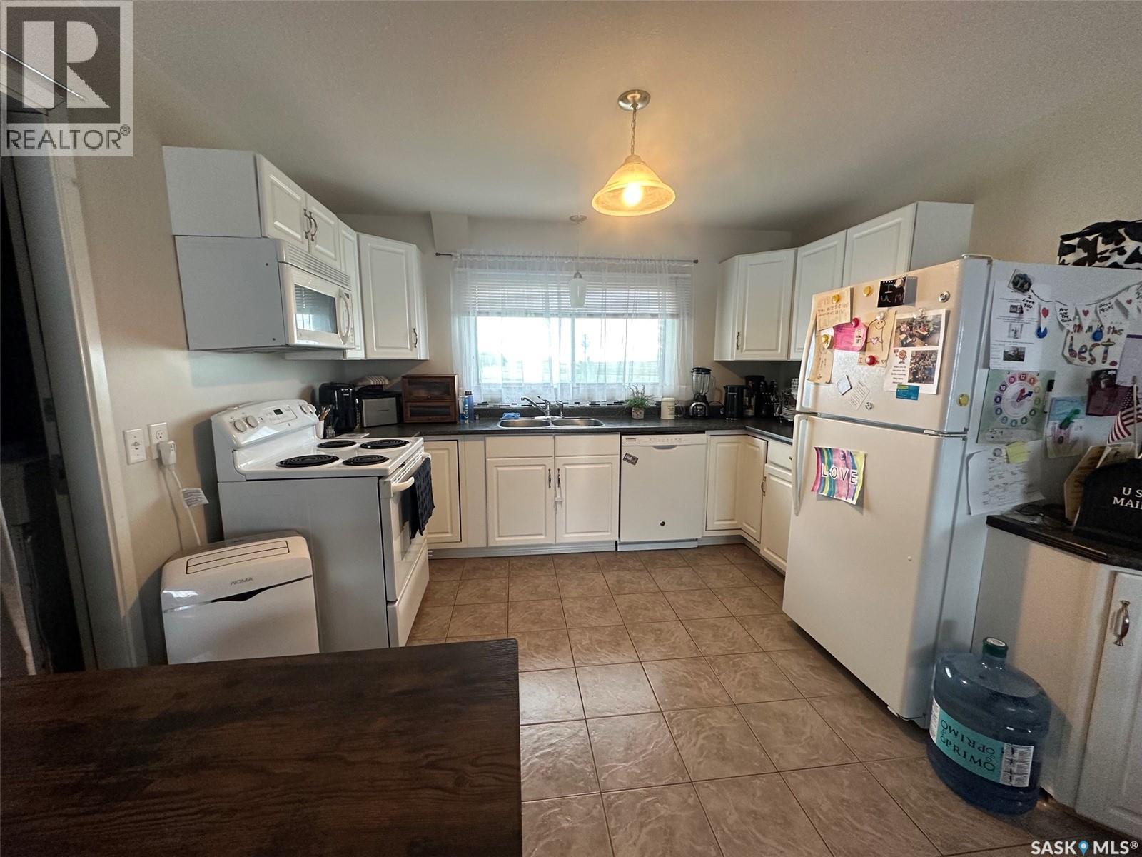344 Young Street Property Photo 3