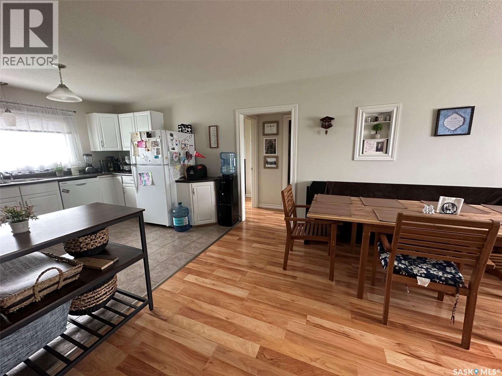 344 Young Street Property Photo 7