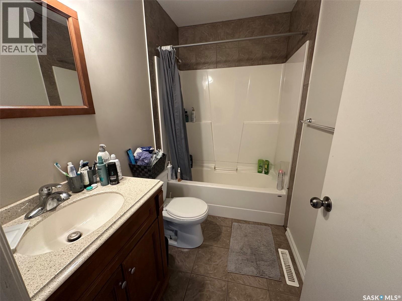 344 Young Street Property Photo 10
