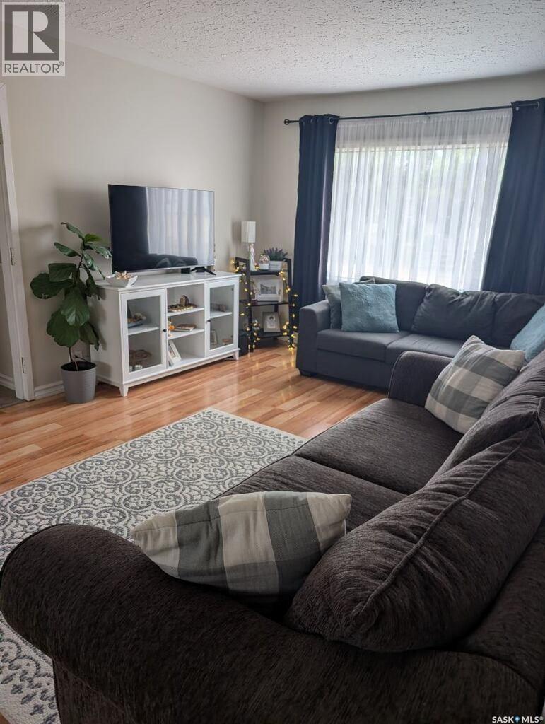 344 Young Street Property Photo 12
