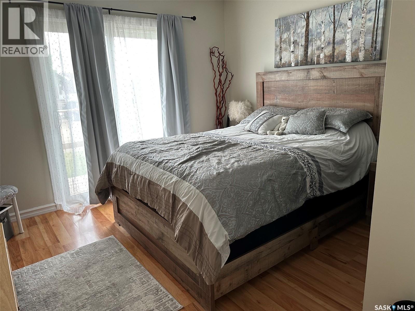 344 Young Street Property Photo 18