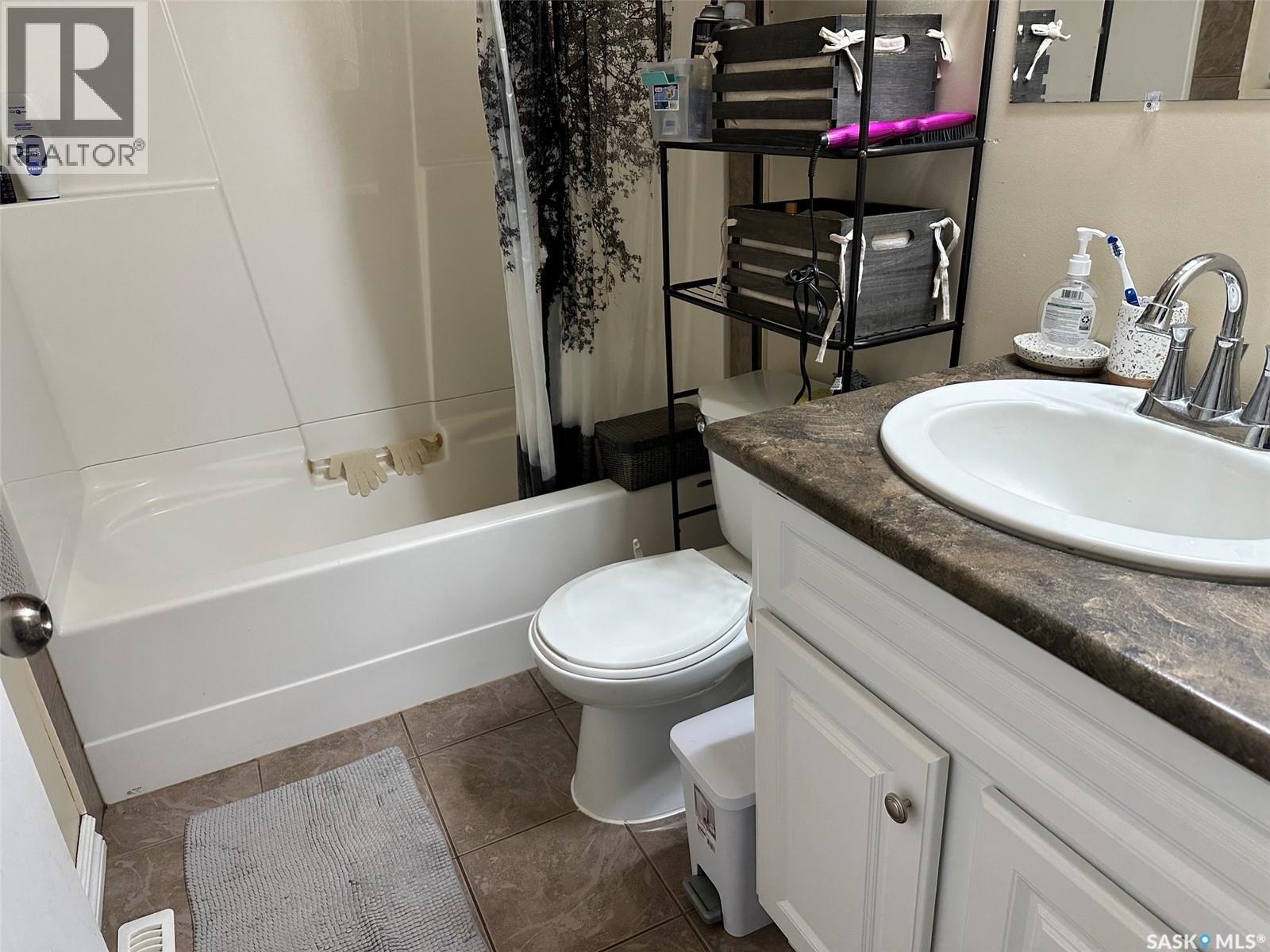 344 Young Street Property Photo 21