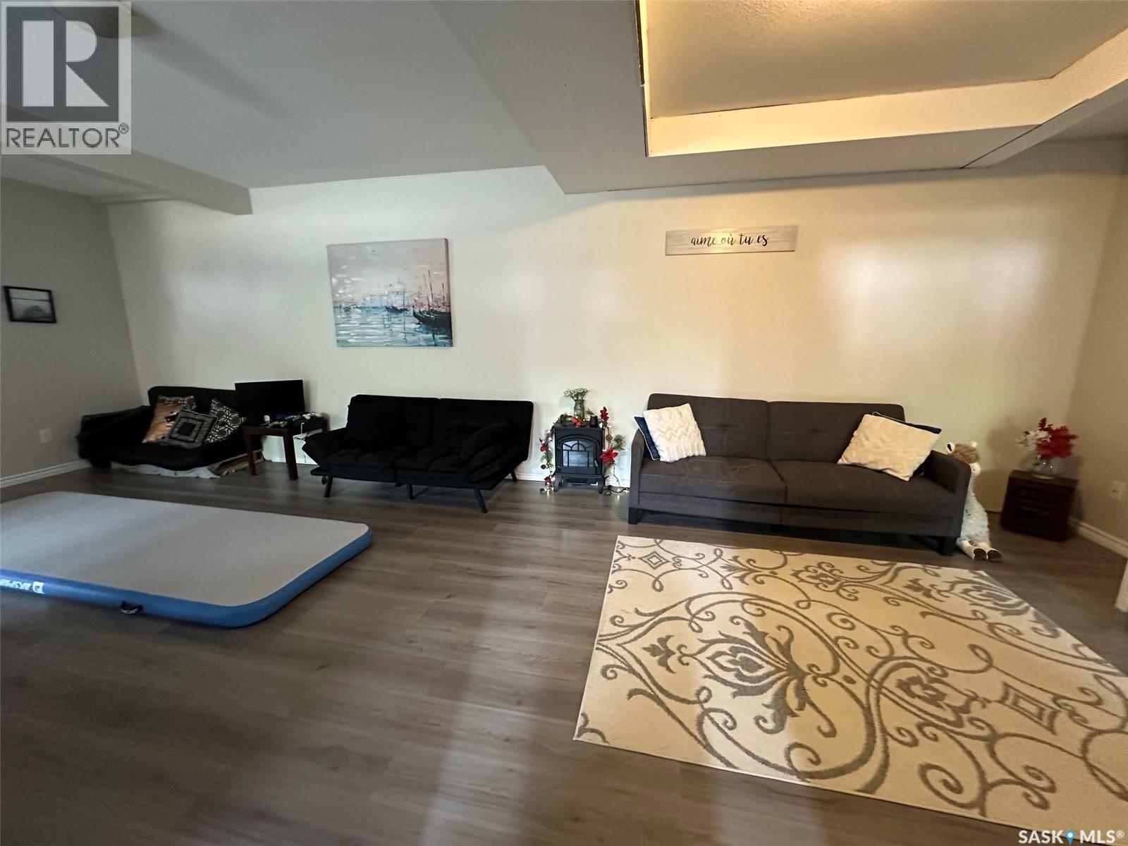 344 Young Street Property Photo 29