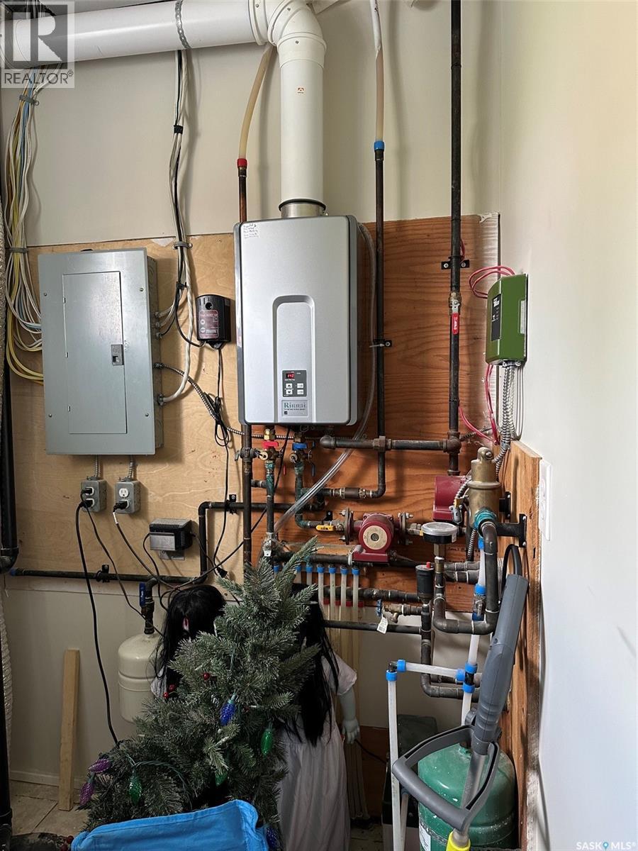 344 Young Street Property Photo 30