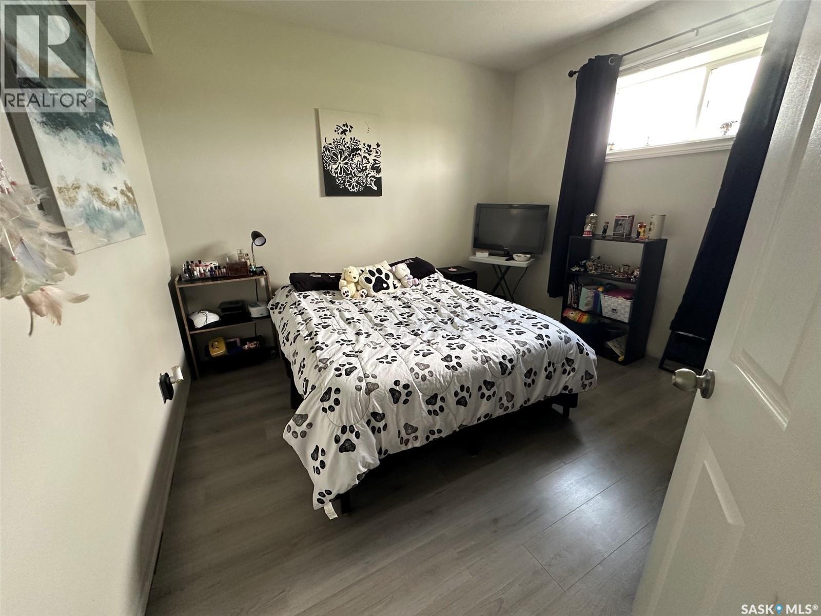 344 Young Street Property Photo 33