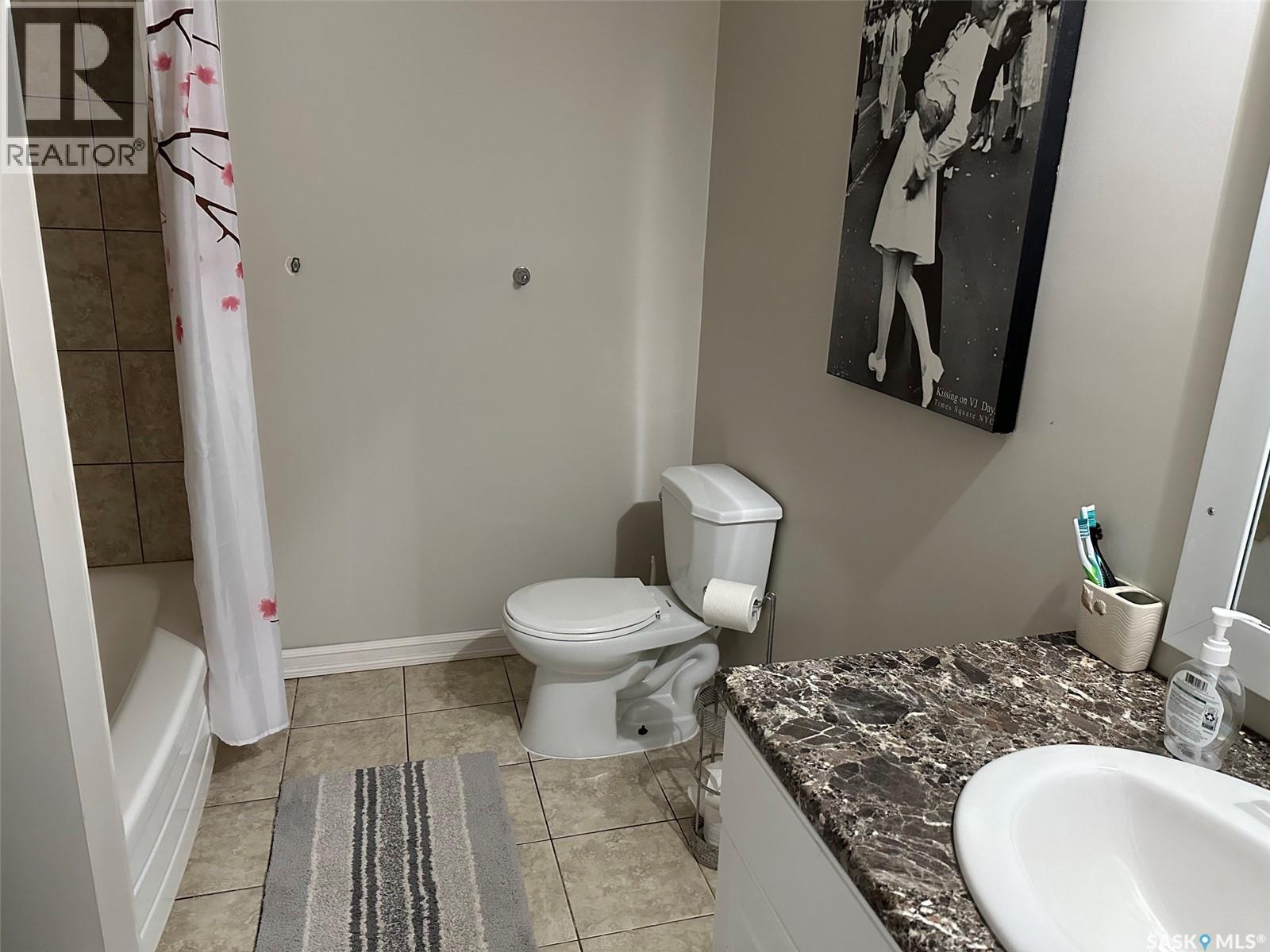344 Young Street Property Photo 37