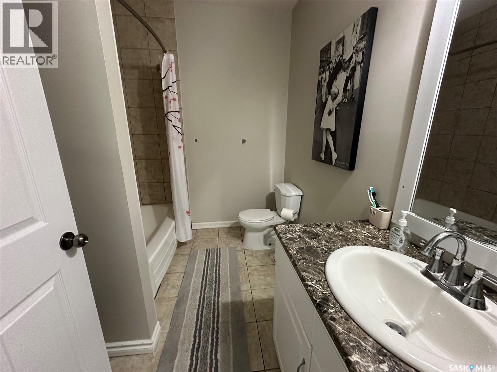 344 Young Street Property Photo 38