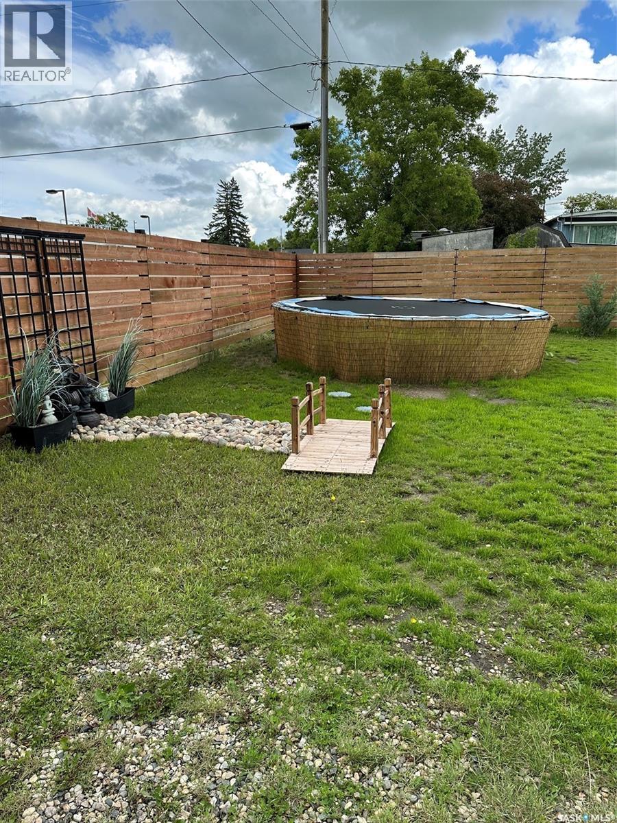 344 Young Street Property Photo 40