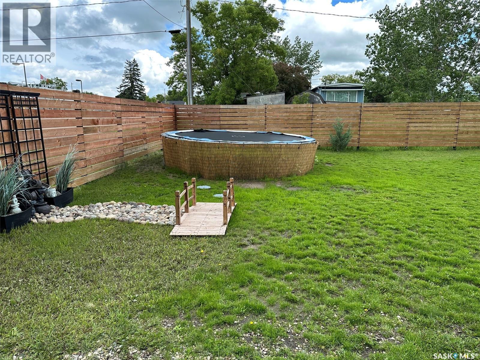 344 Young Street Property Photo 41