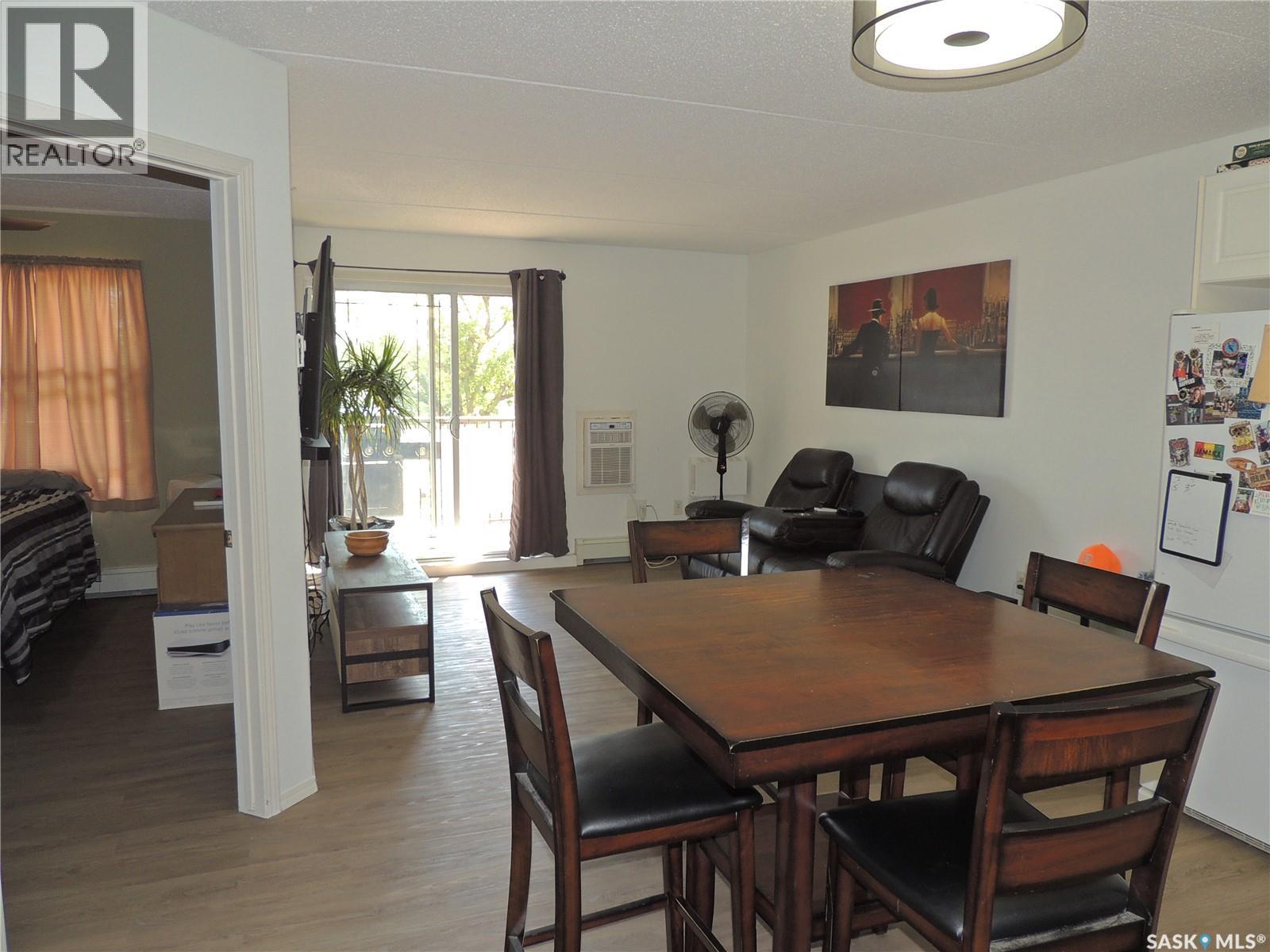 201 701 Henry Street Property Photo 2
