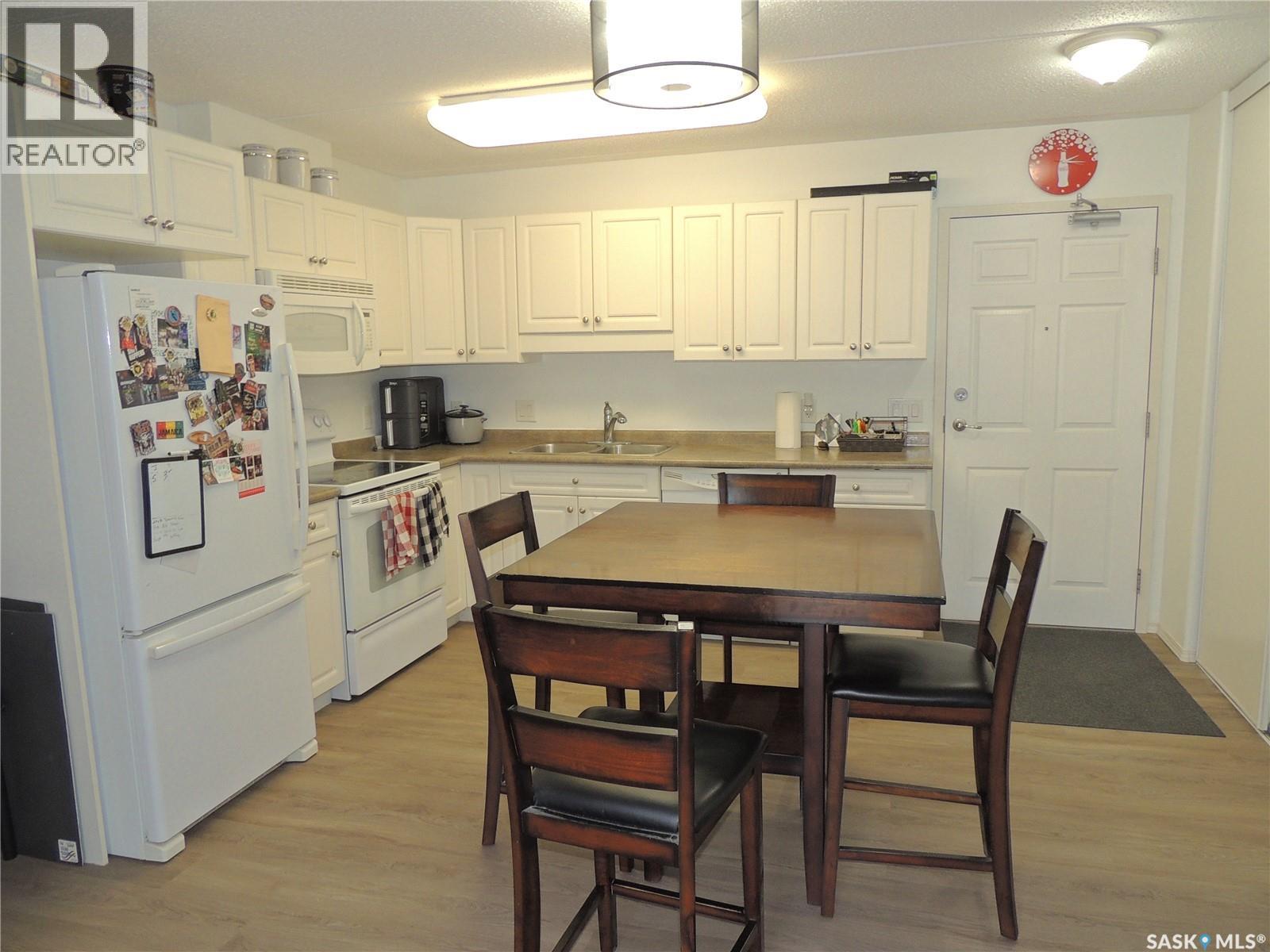 201 701 Henry Street Property Photo 4