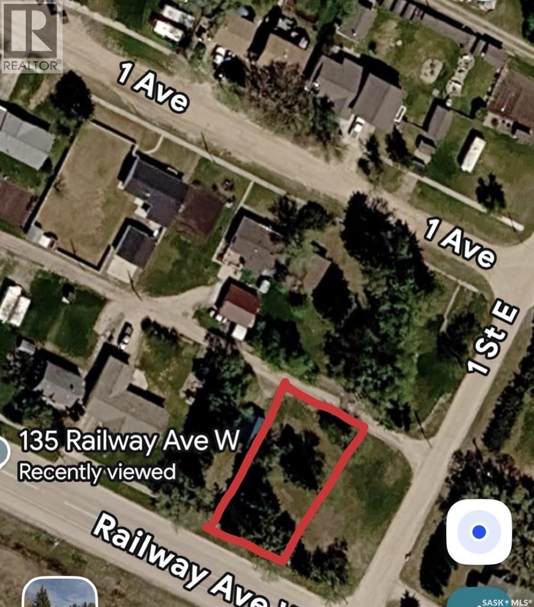 135 Railway Avenue E Property Photo 1