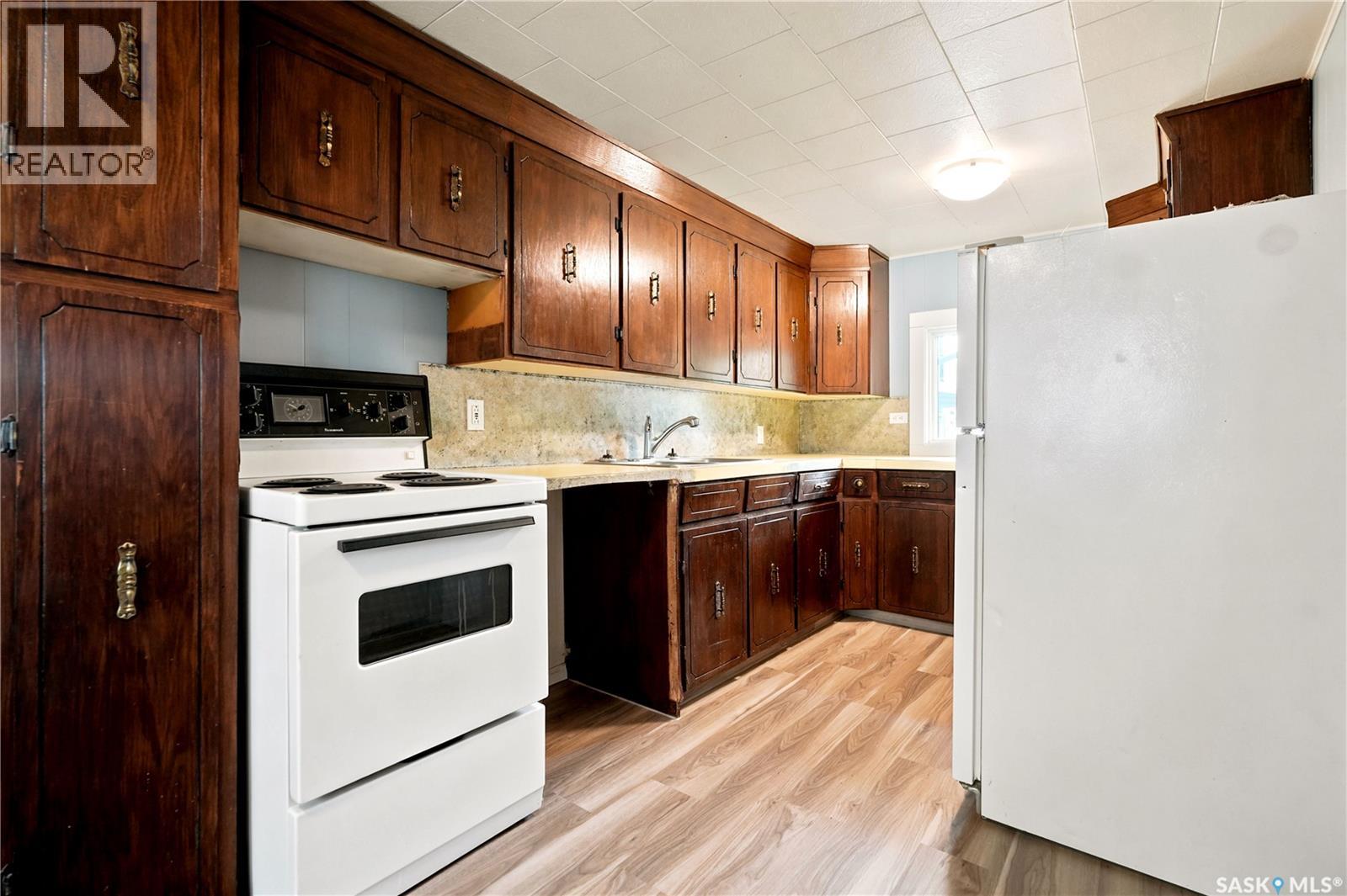 269 Iroquois Street W Property Photo 16