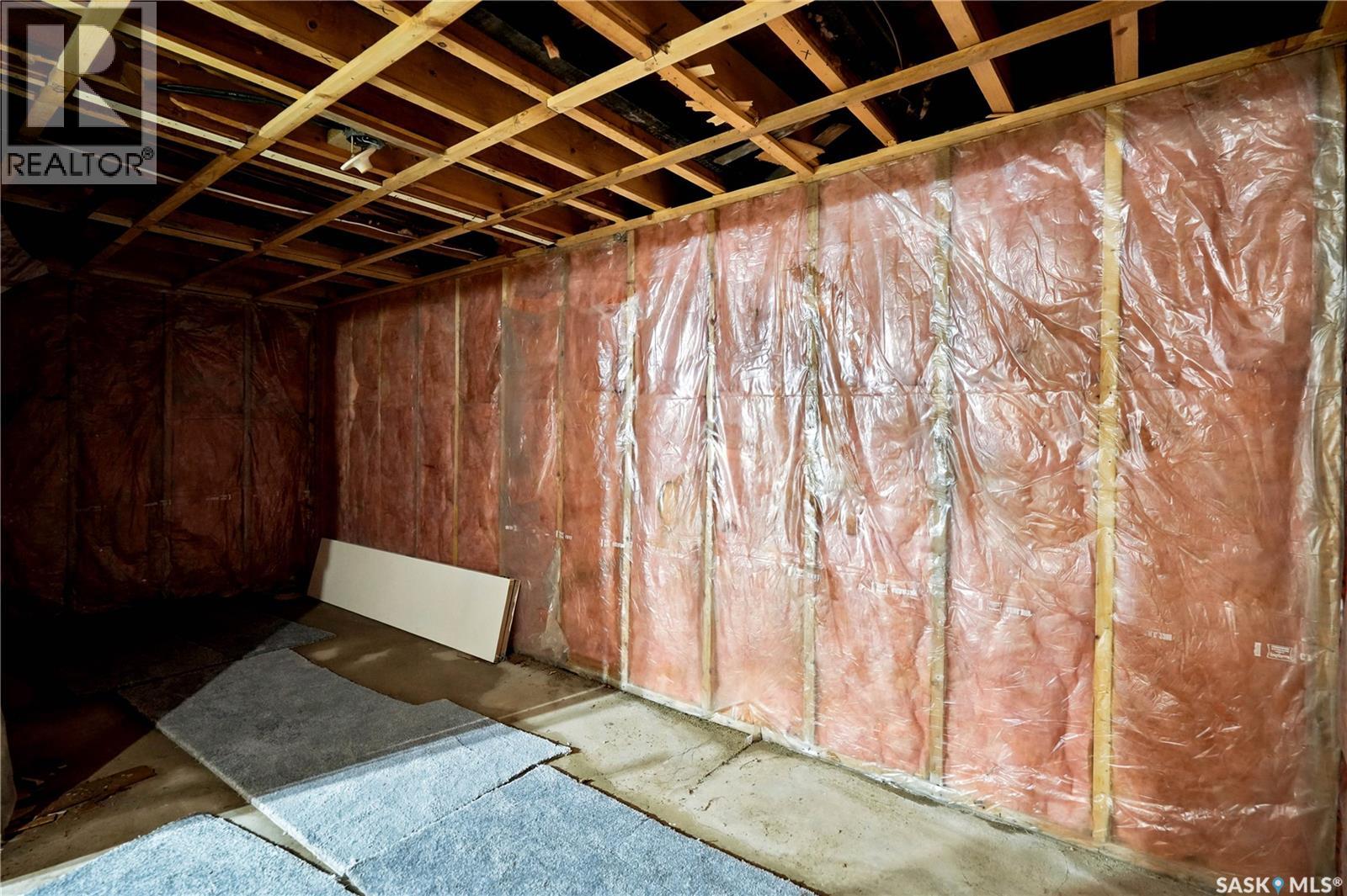 269 Iroquois Street W Property Photo 34