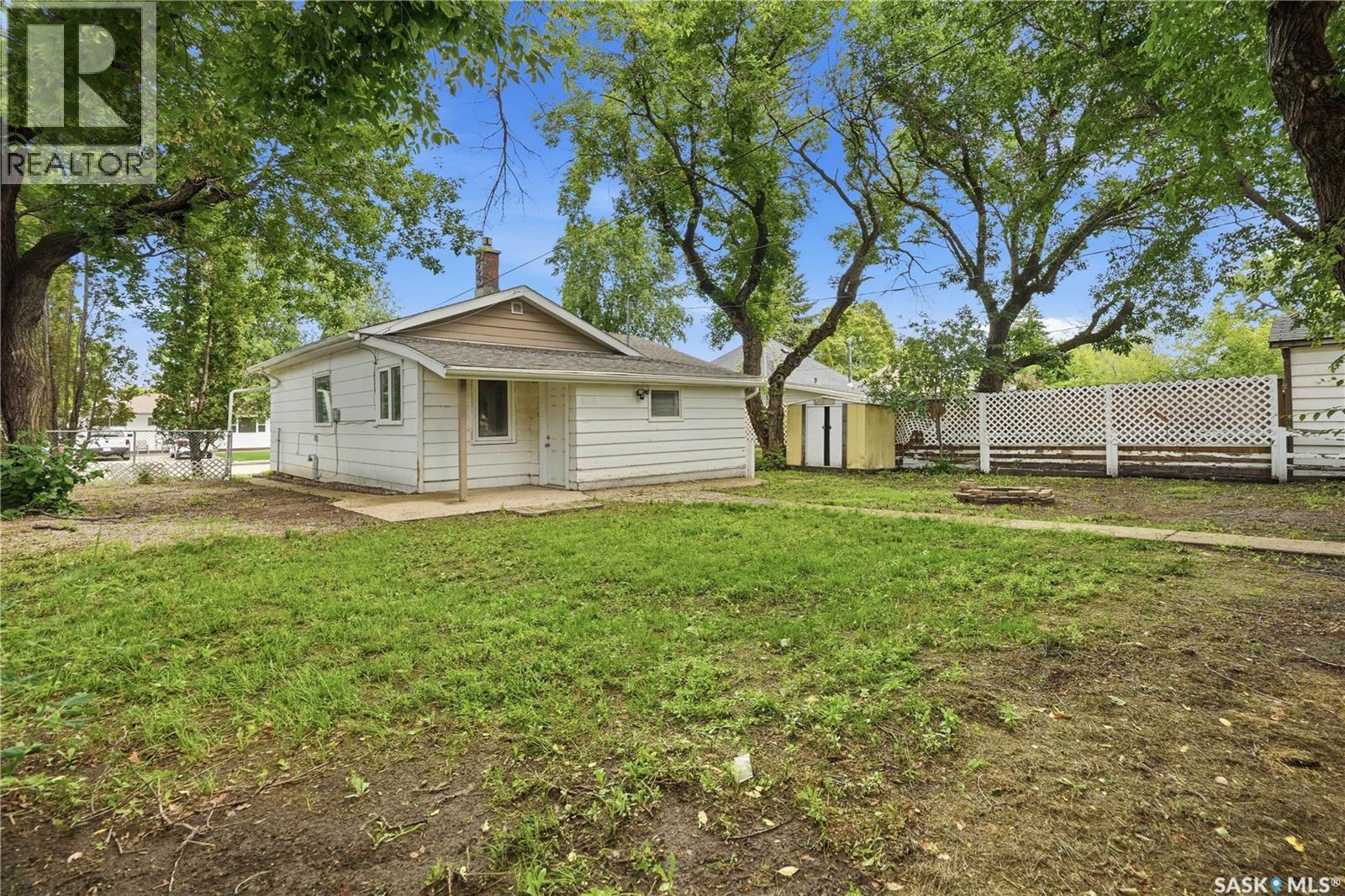 269 Iroquois Street W Property Photo 37