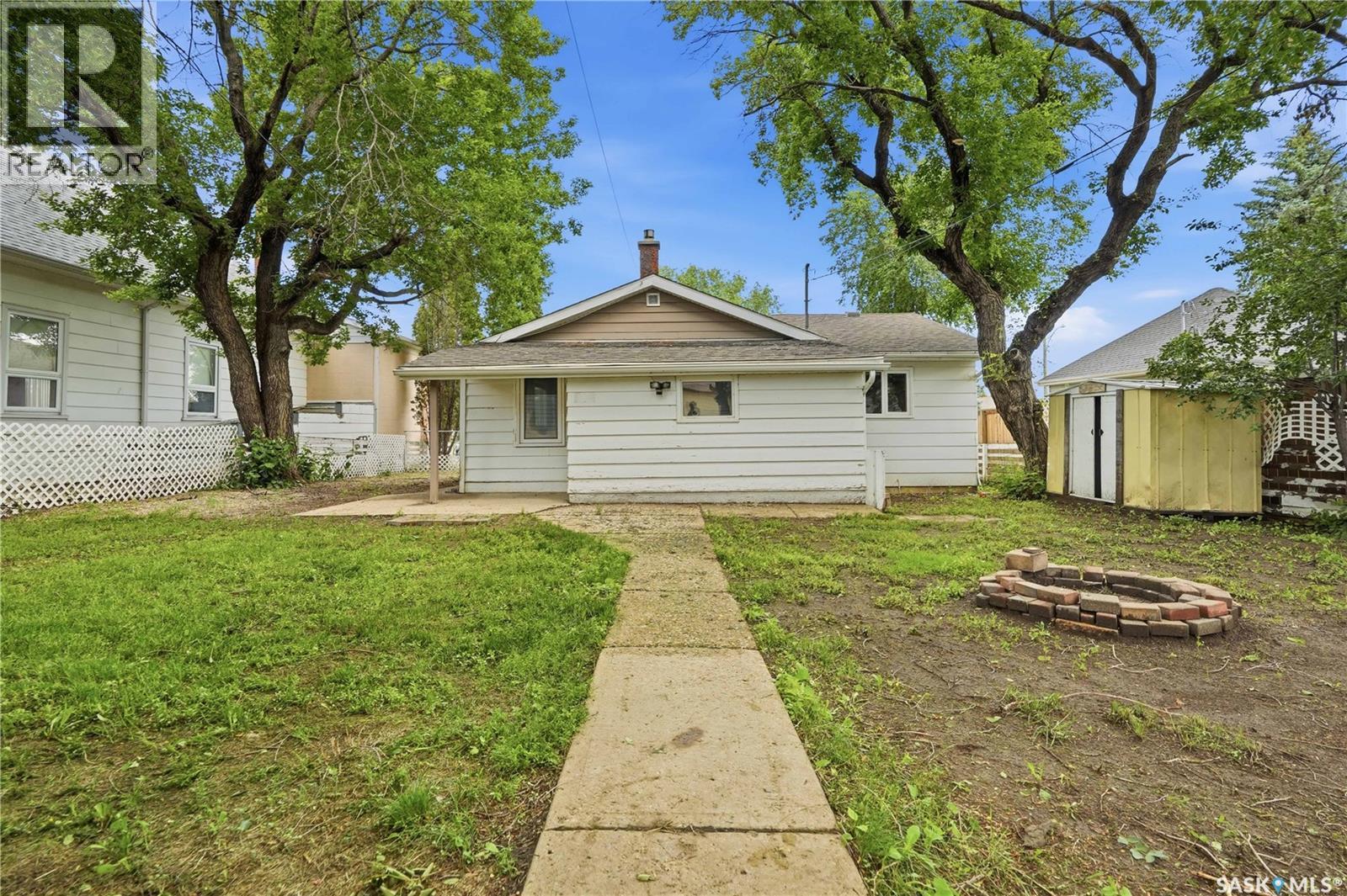 269 Iroquois Street W Property Photo 38