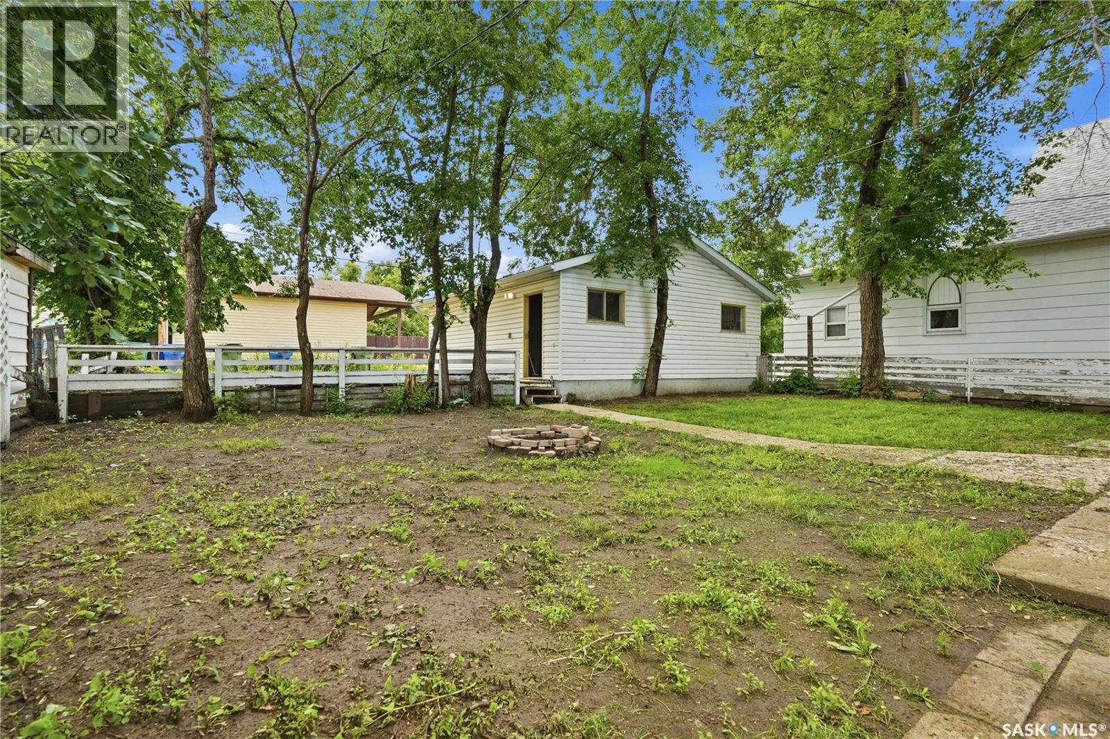 269 Iroquois Street W Property Photo 40