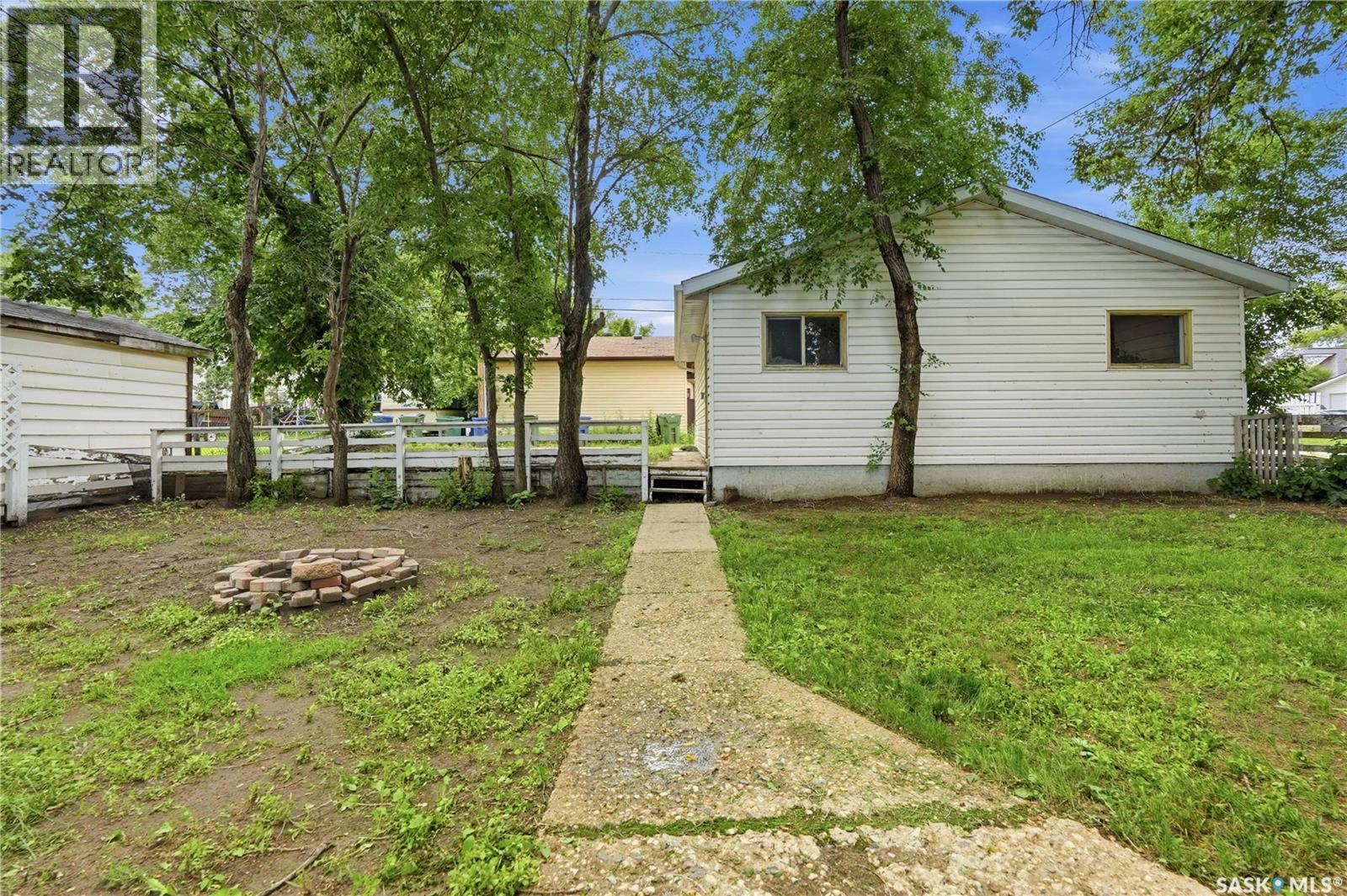 269 Iroquois Street W Property Photo 41