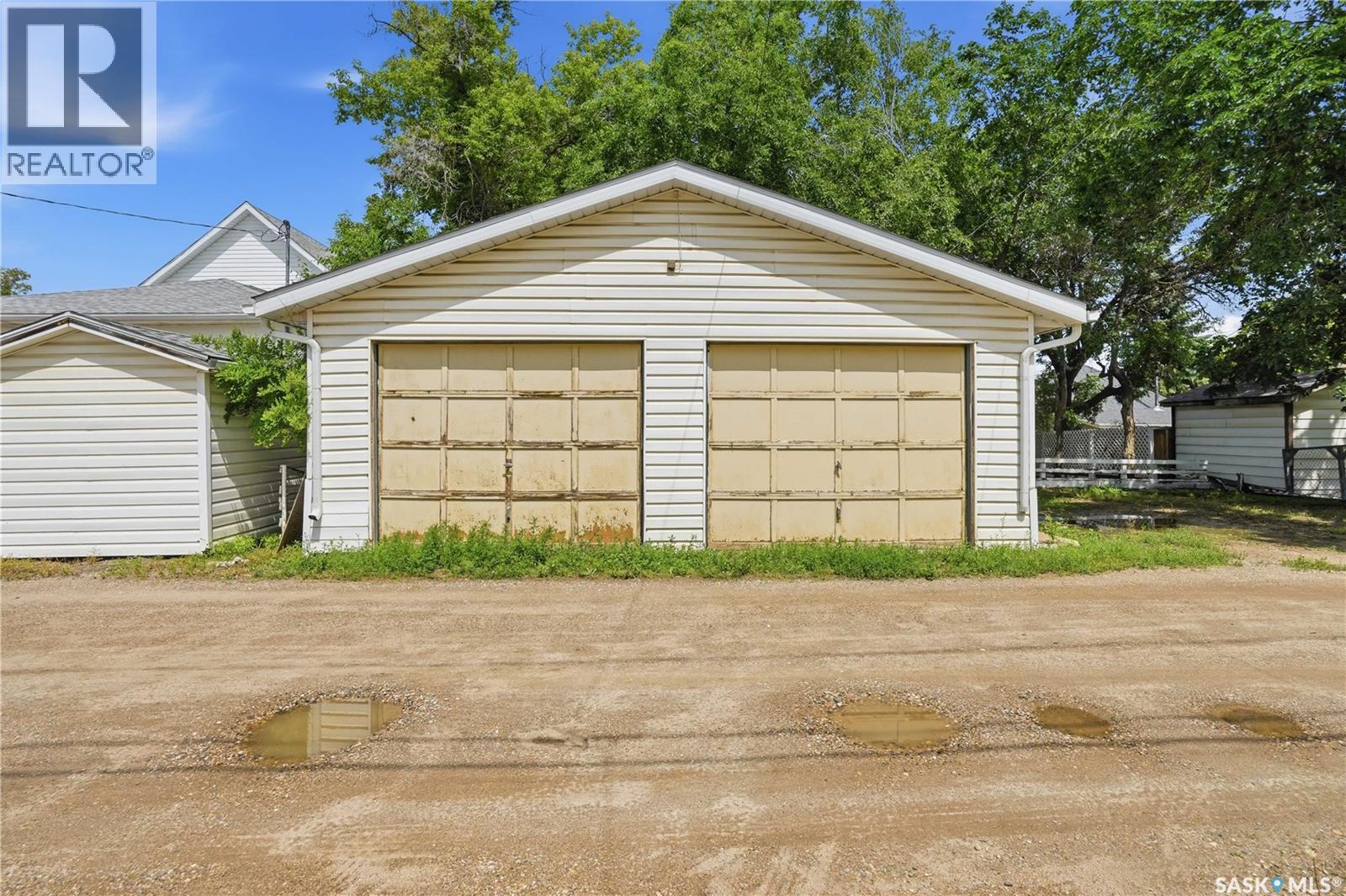 269 Iroquois Street W Property Photo 42