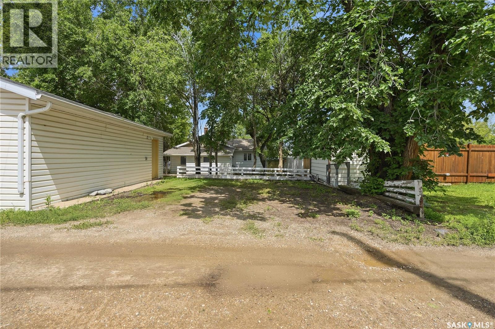 269 Iroquois Street W Property Photo 43