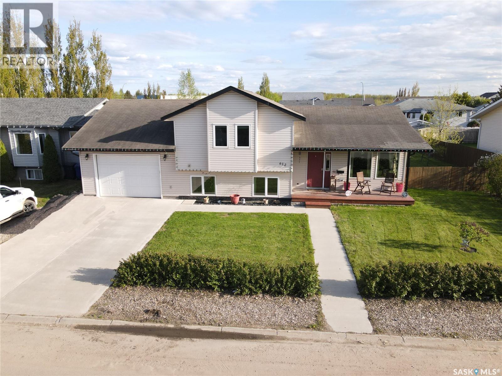 612 7th AVENUE W Property Photo 1