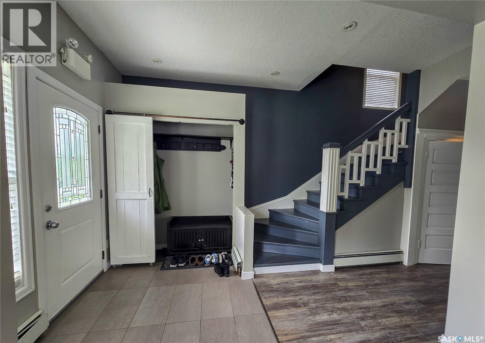 134 9th Avenue W Property Photo 7