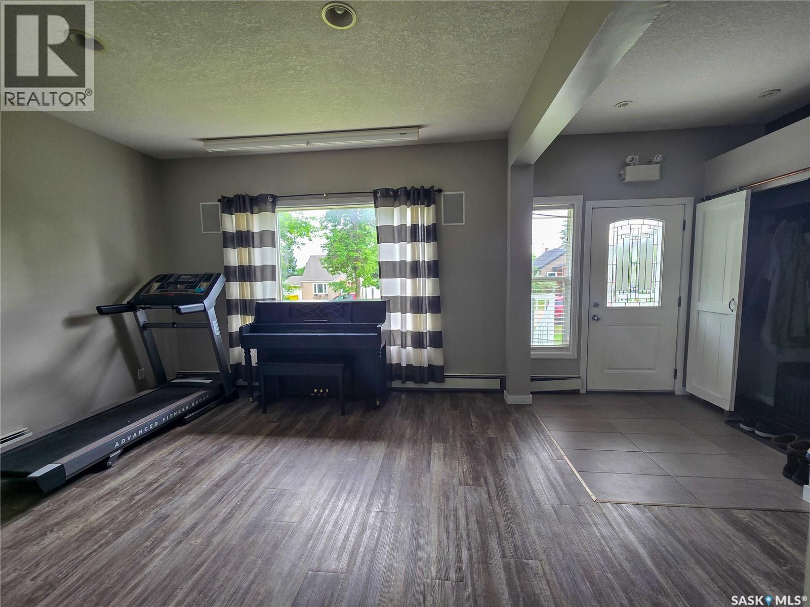 134 9th Avenue W Property Photo 9