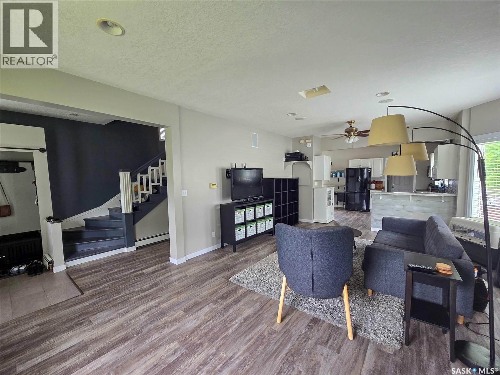 134 9th Avenue W Property Photo 10