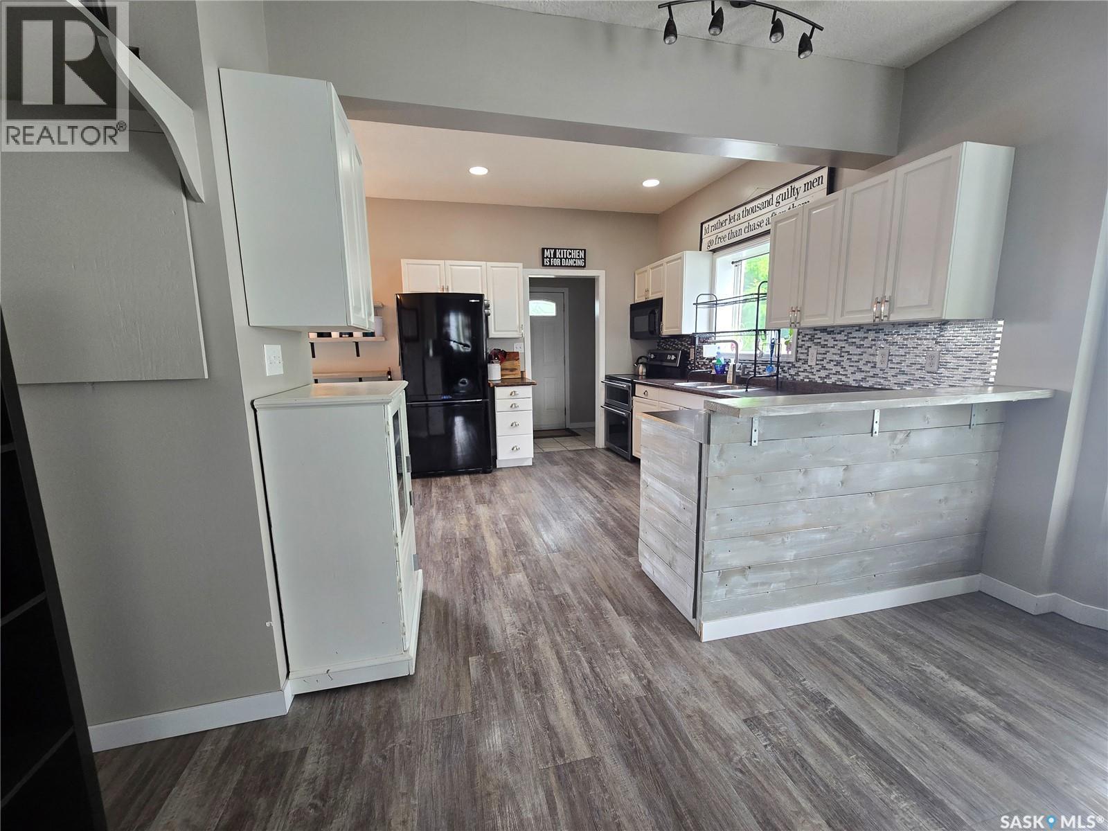 134 9th Avenue W Property Photo 13
