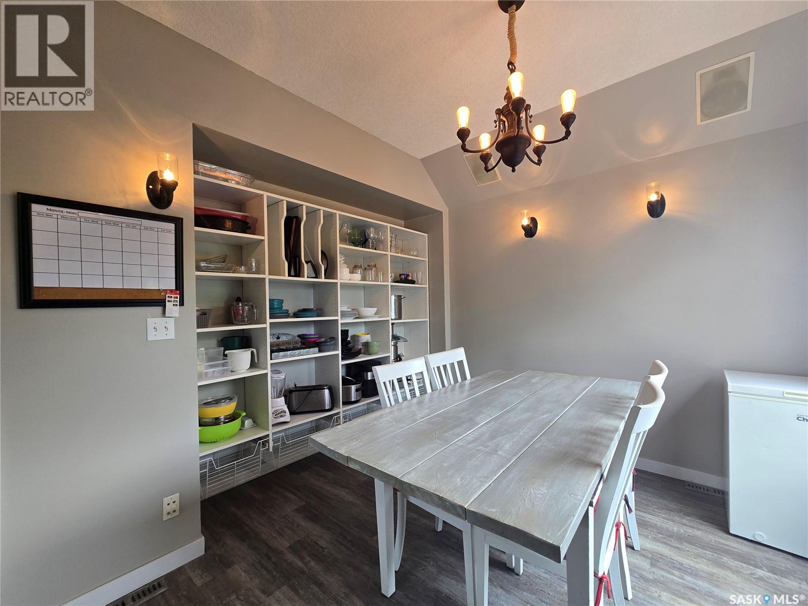 134 9th Avenue W Property Photo 16