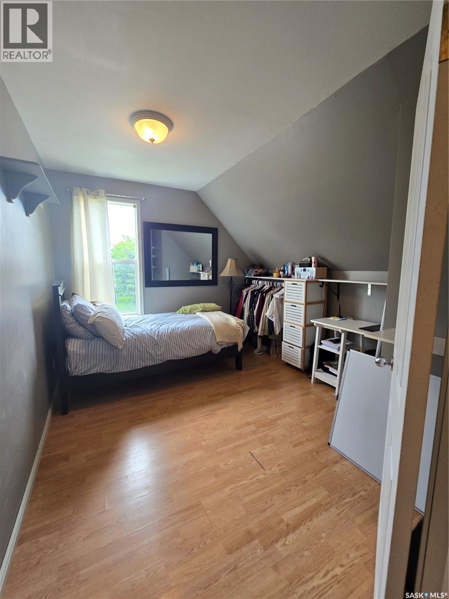 134 9th Avenue W Property Photo 24