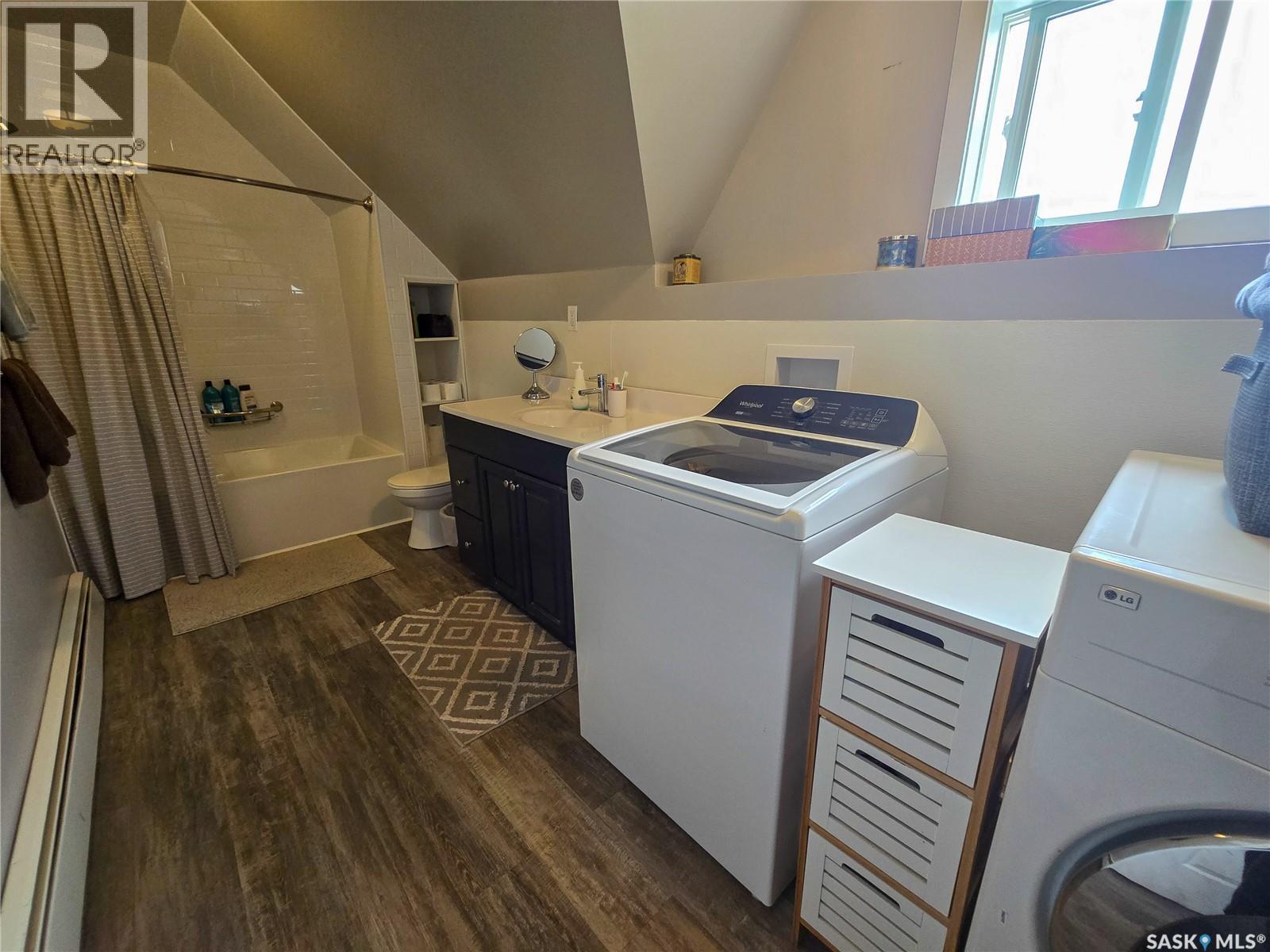 134 9th Avenue W Property Photo 29