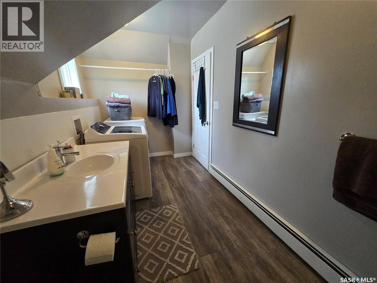 134 9th Avenue W Property Photo 31
