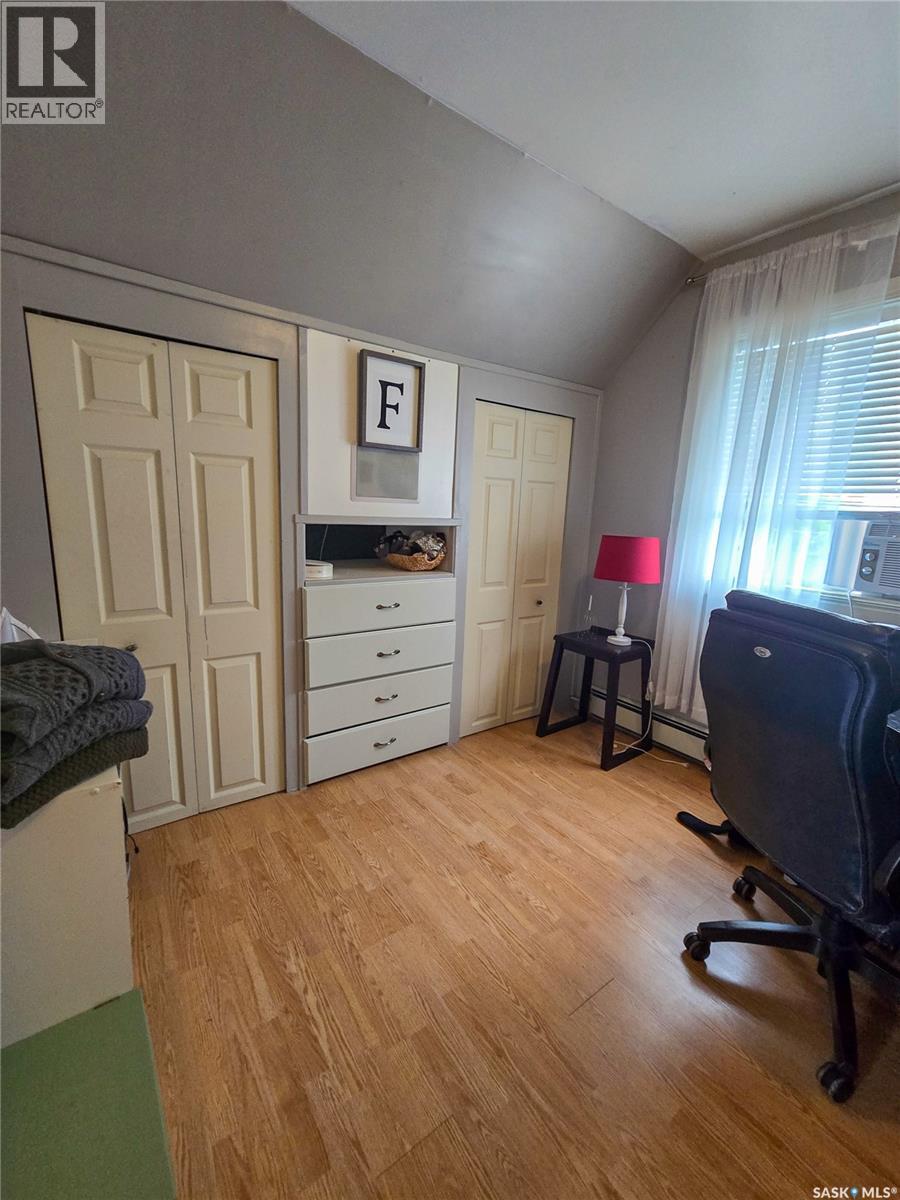 134 9th Avenue W Property Photo 37